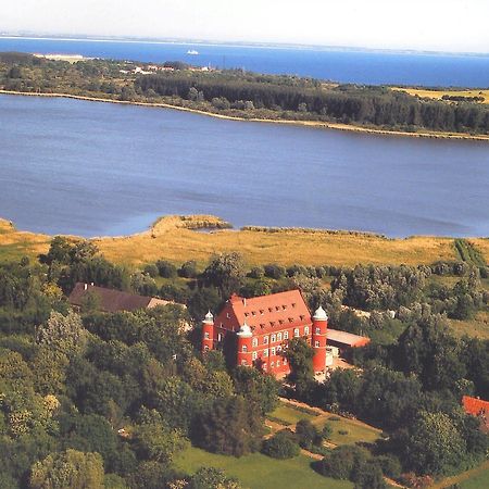 Hotel Schloss Spyker Glowe Exterior foto