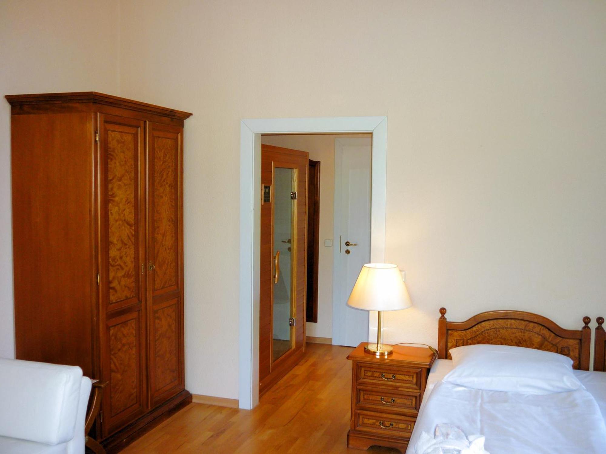 Hotel Schloss Spyker Glowe Zimmer foto