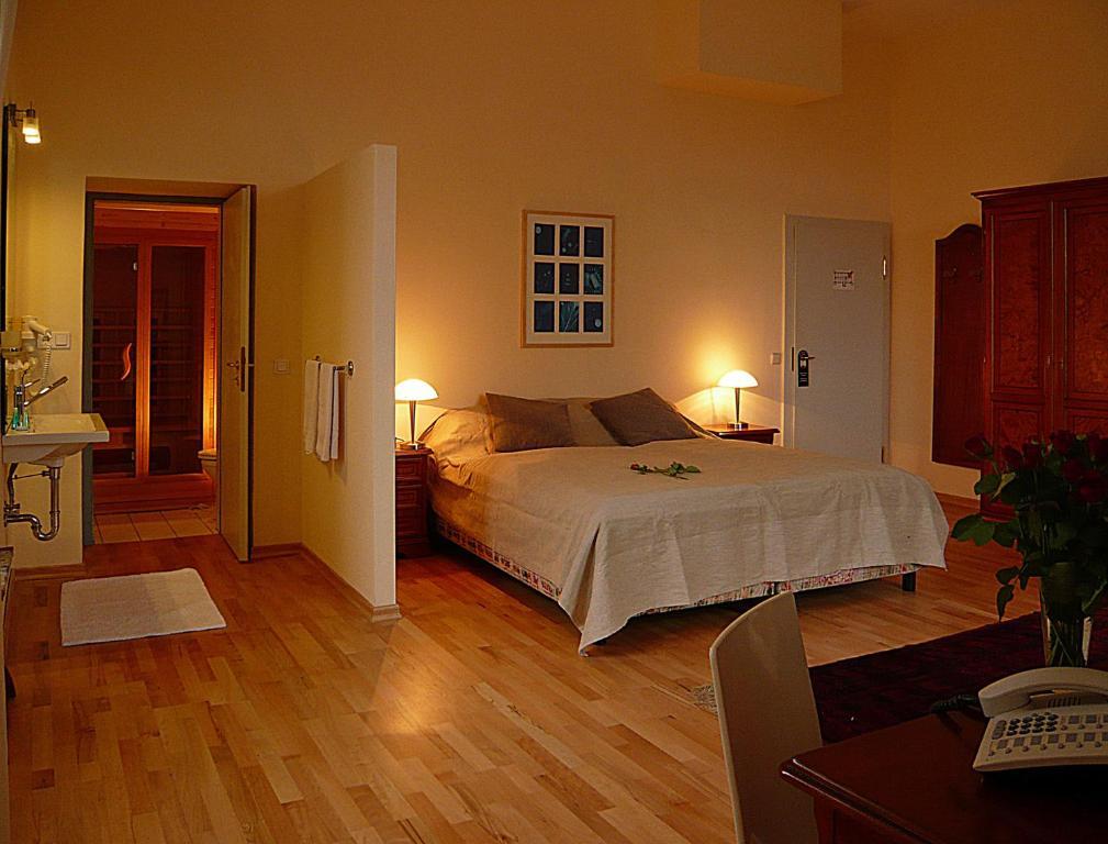 Hotel Schloss Spyker Glowe Zimmer foto