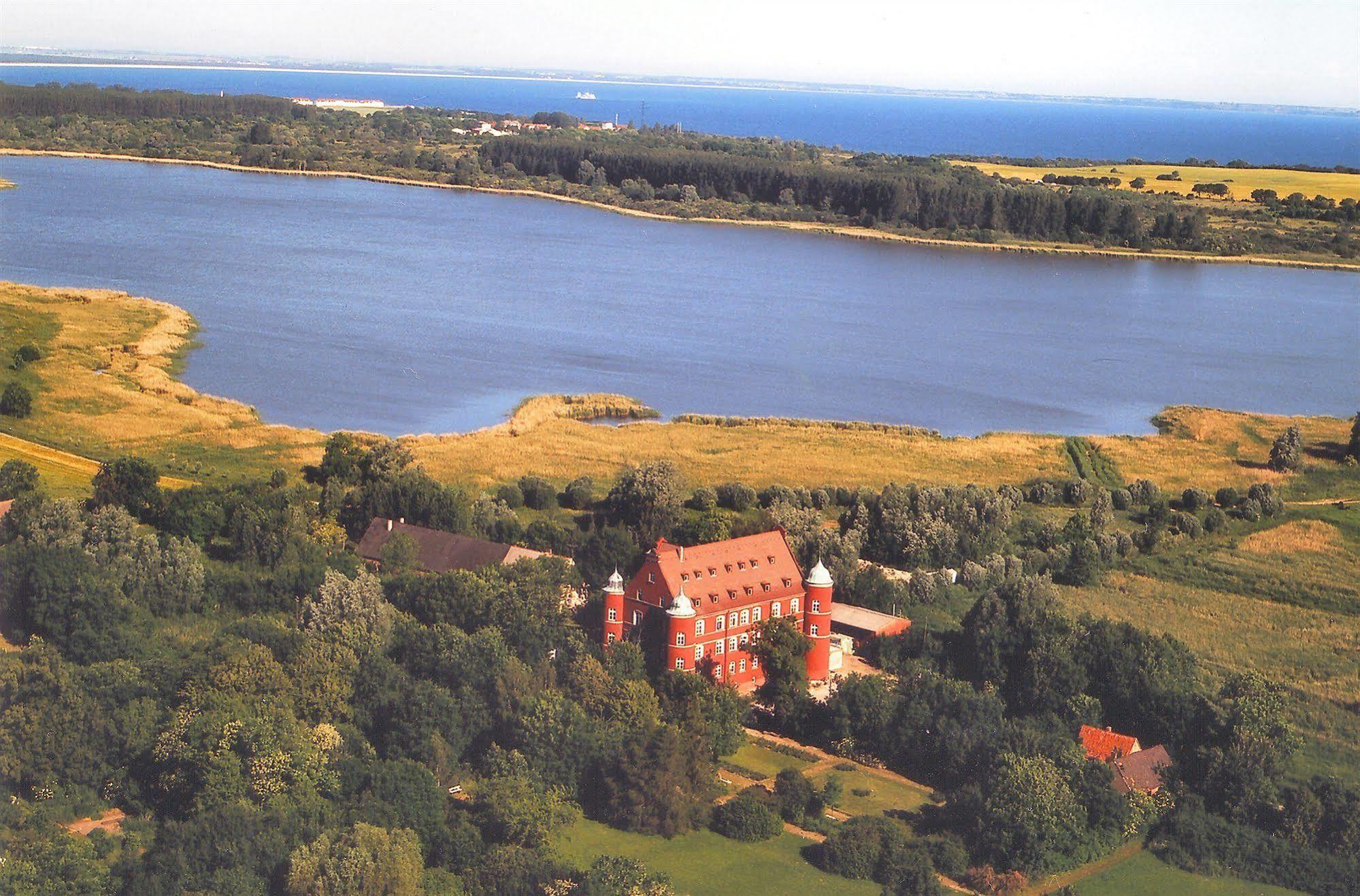 Hotel Schloss Spyker Glowe Exterior foto