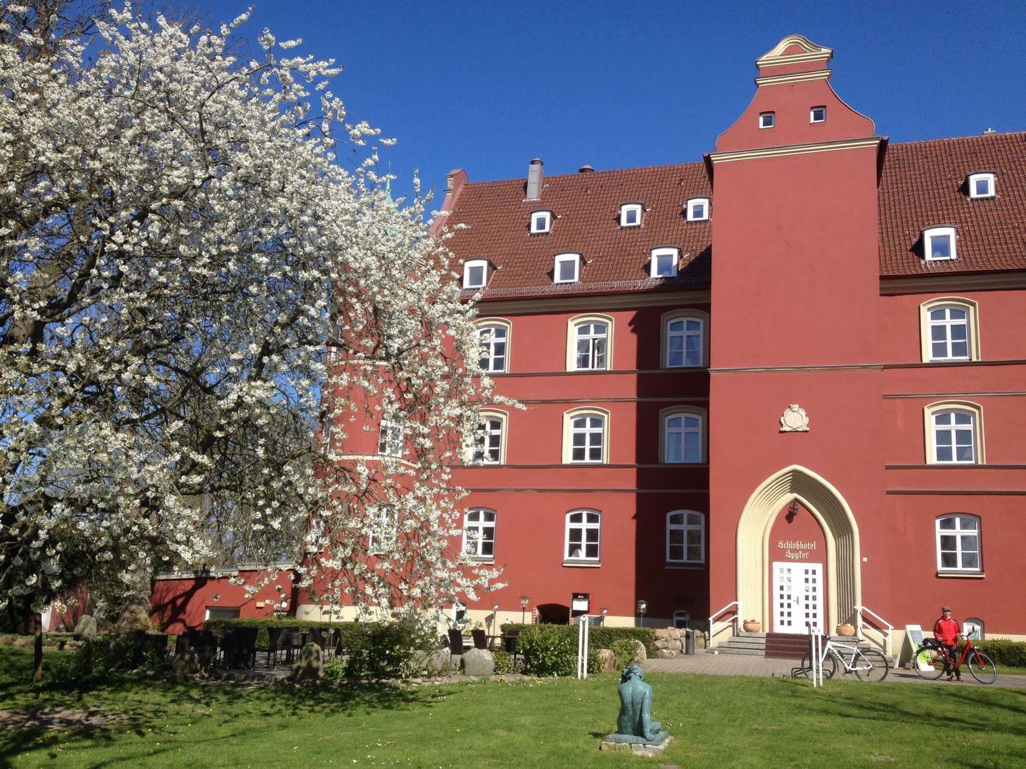 Hotel Schloss Spyker Glowe Exterior foto