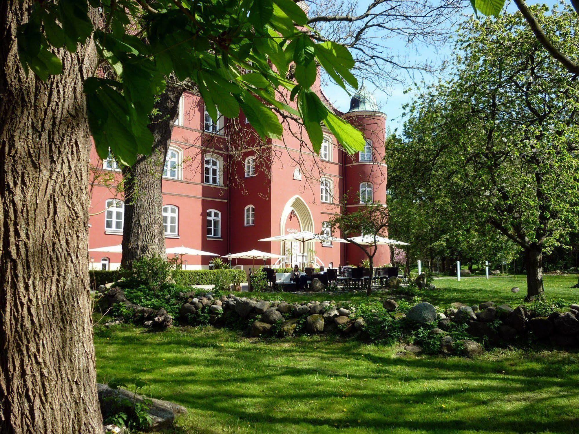 Hotel Schloss Spyker Glowe Exterior foto